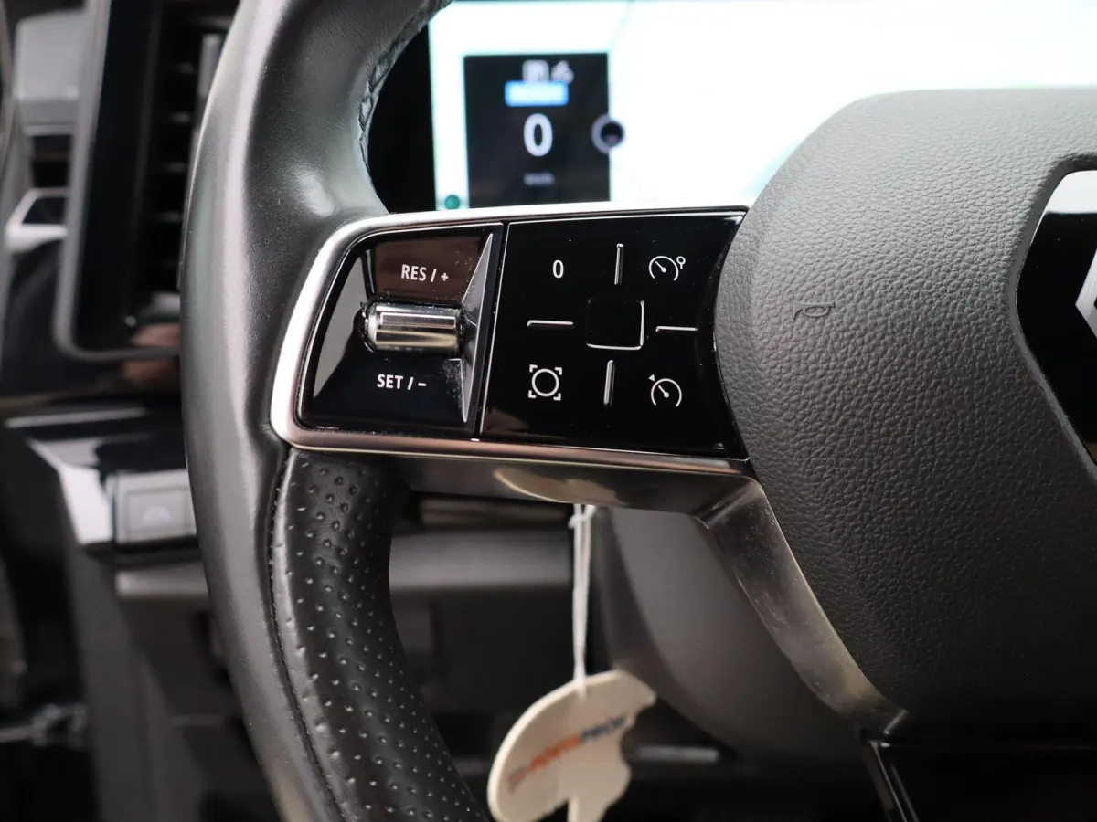 techno E-Tech full hybrid 200 | Trekhaak | Stoelverw. | Massage-functie |