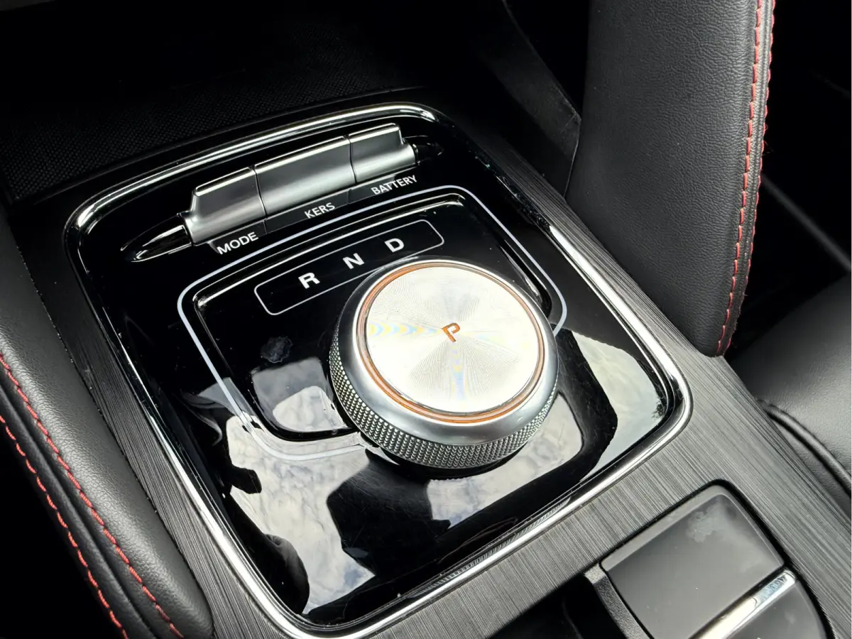 MG EV Luxury 50 kWh Panoramadak, Trekhaak, App Connect