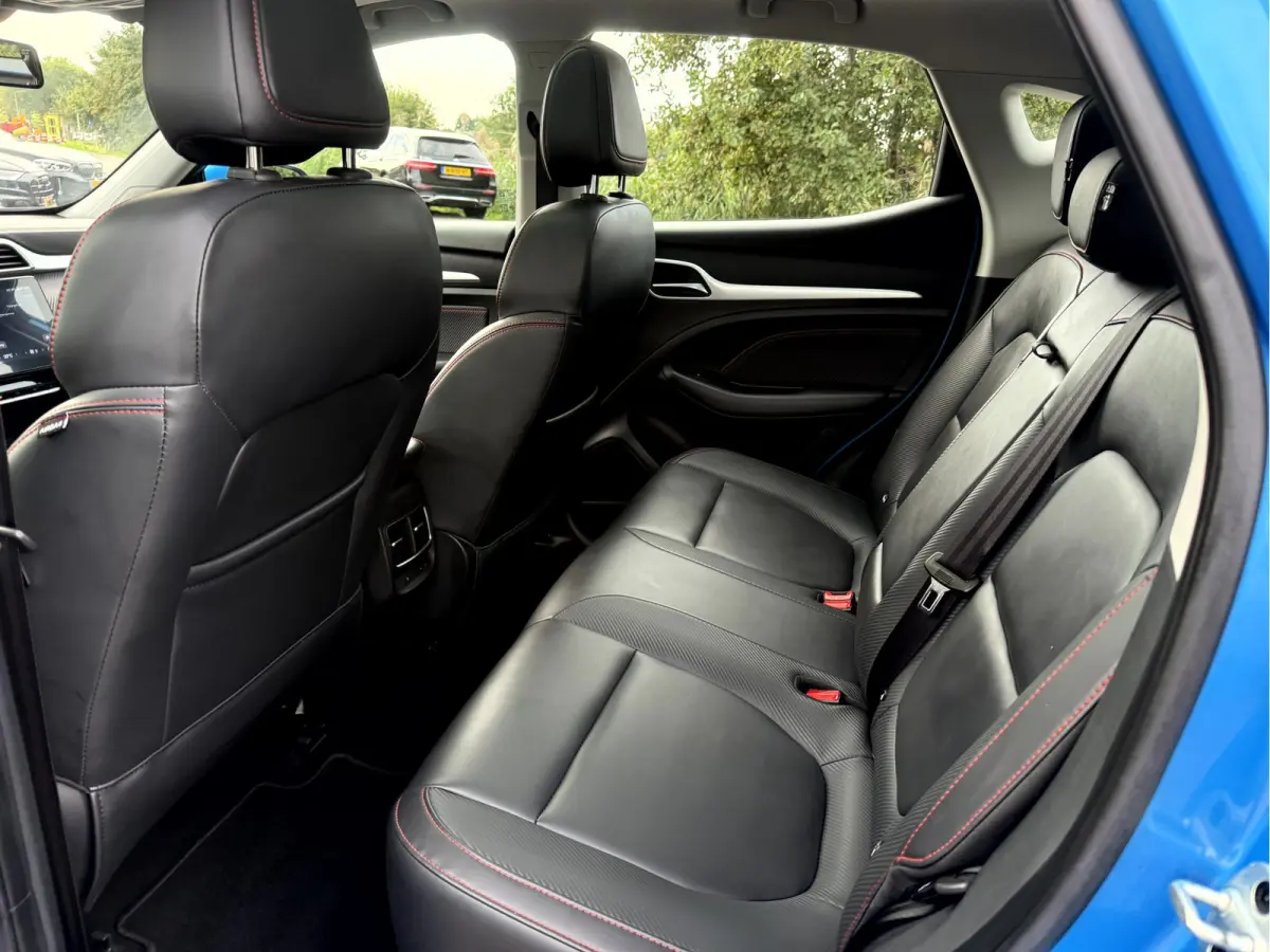 MG EV Luxury 50 kWh Panoramadak, Trekhaak, App Connect