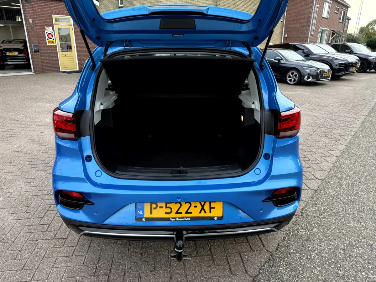 MG EV Luxury 50 kWh Panoramadak, Trekhaak, App Connect