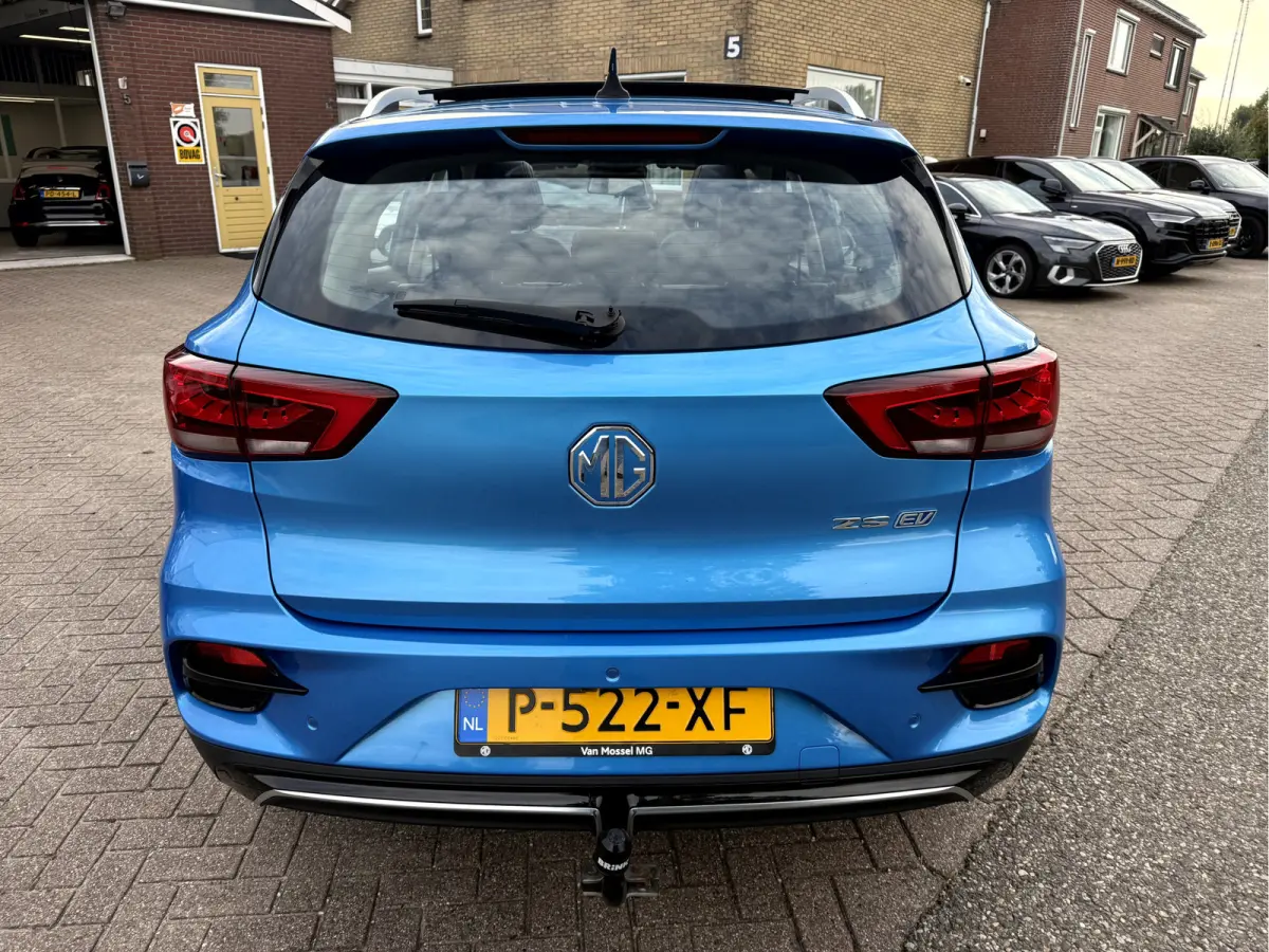 MG EV Luxury 50 kWh Panoramadak, Trekhaak, App Connect