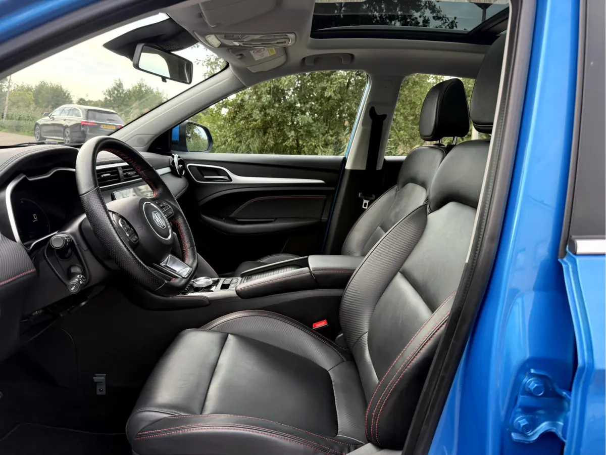 MG EV Luxury 50 kWh Panoramadak, Trekhaak, App Connect