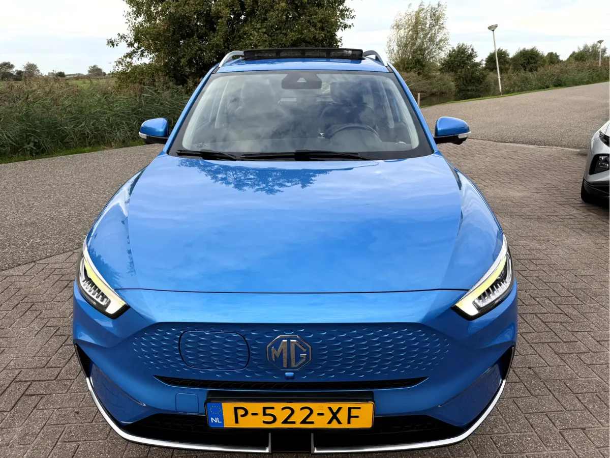MG EV Luxury 50 kWh Panoramadak, Trekhaak, App Connect