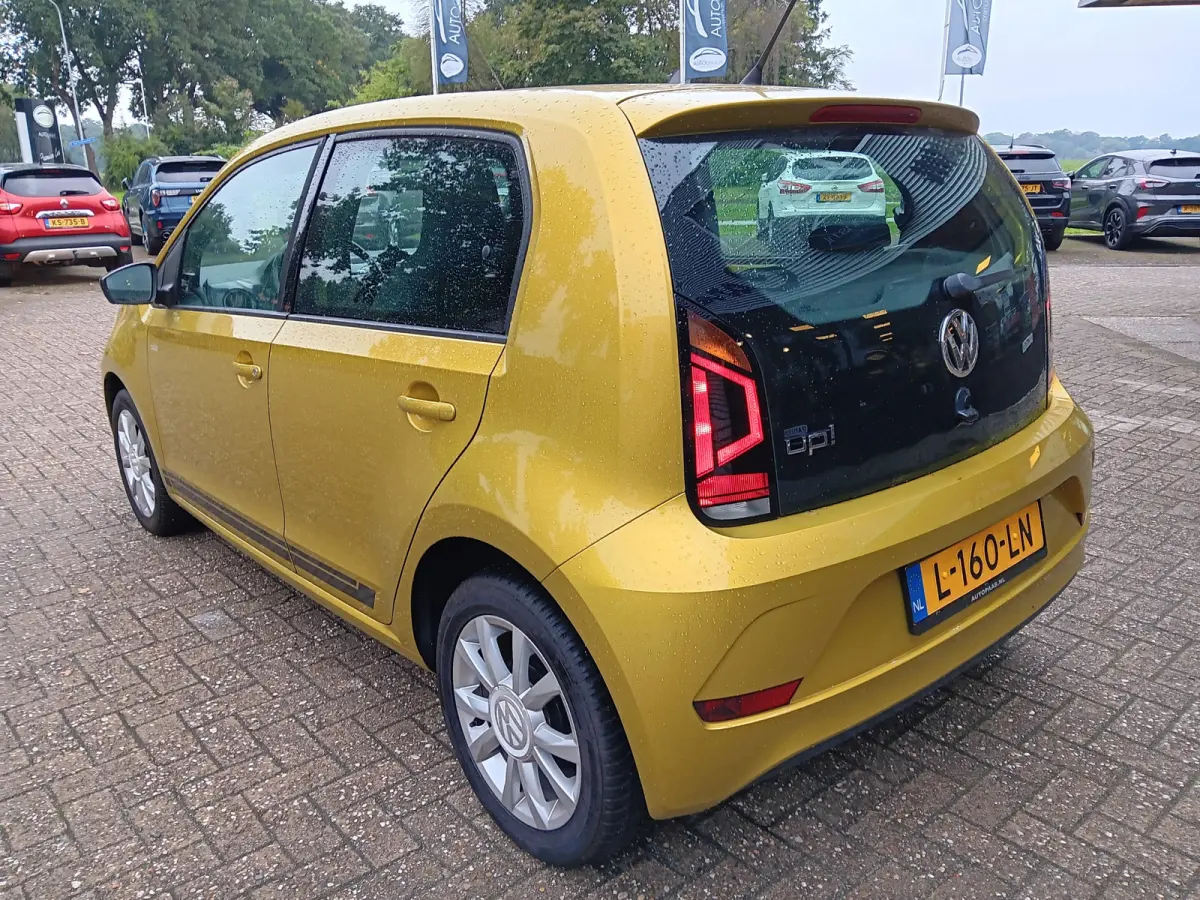 Up! 1.0 BMT high up! Zeer speciale Club uitvoering. Dealeronderhouden,Stoelverwarming.