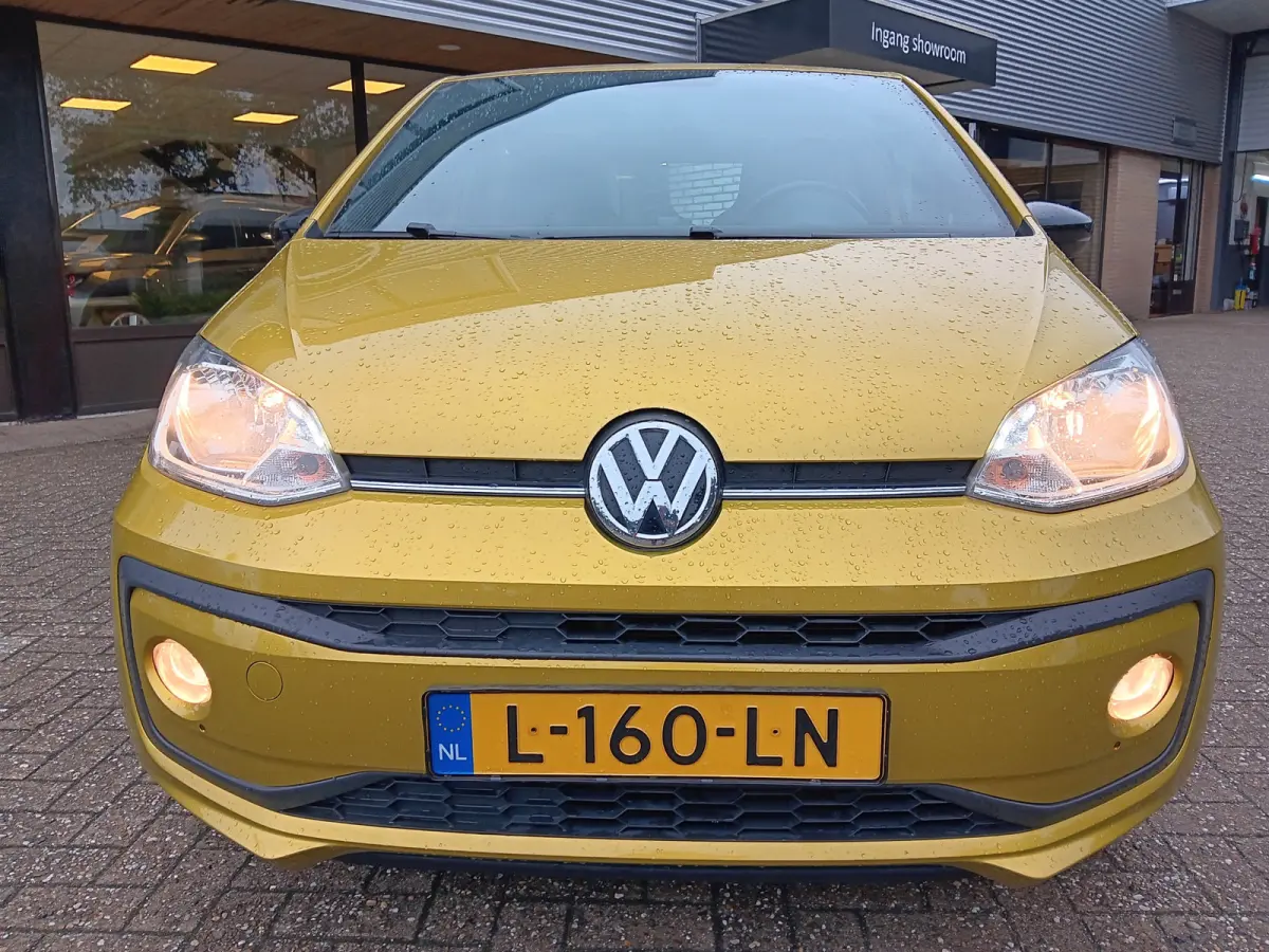 Up! 1.0 BMT high up! Zeer speciale Club uitvoering. Dealeronderhouden,Stoelverwarming.