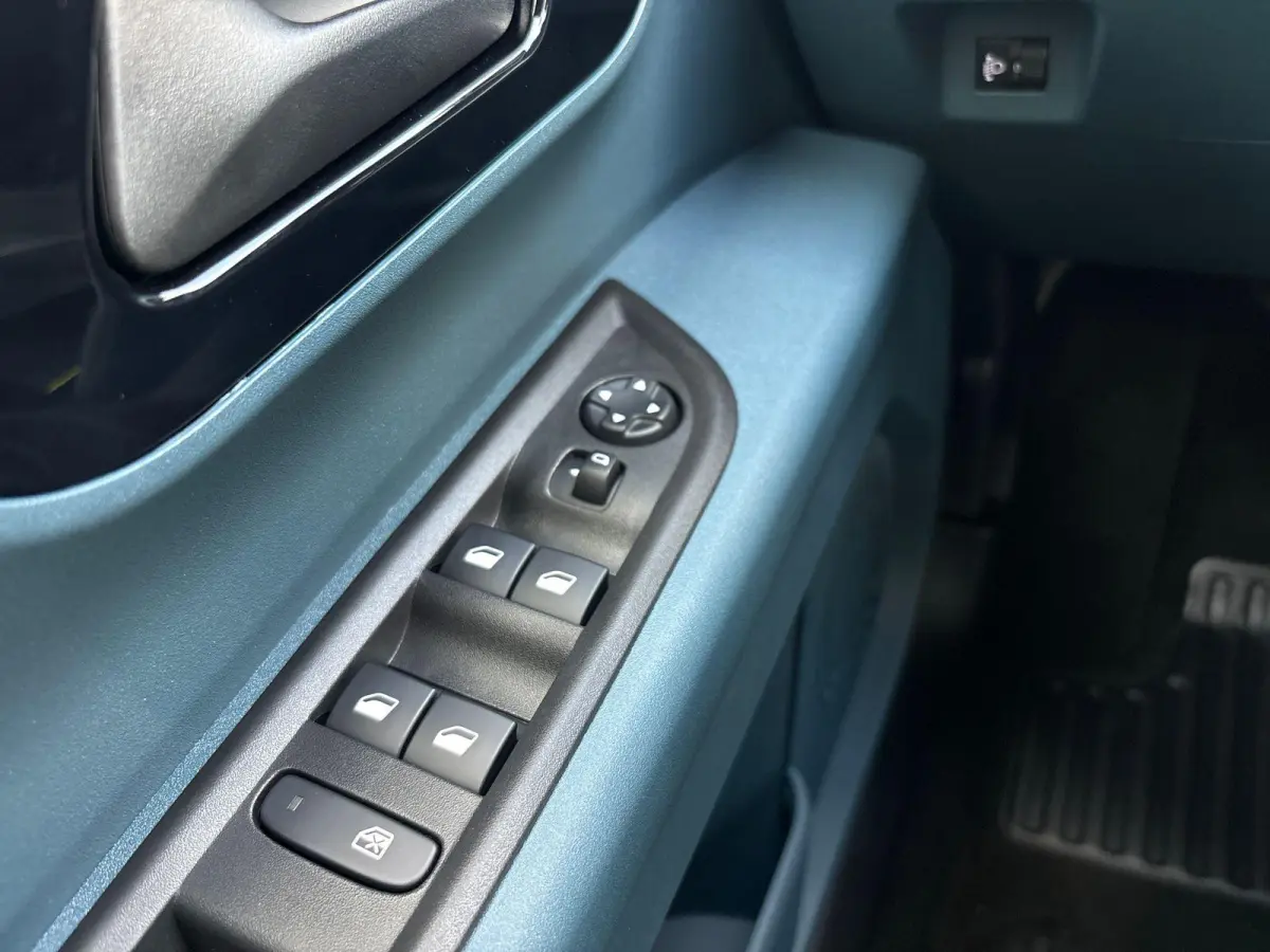 1.2 Hybrid ICON | Airco | Parkeersensoren | Apple Carplay/Android Auto | 2 + 6 jaar Speciale Garantie! |