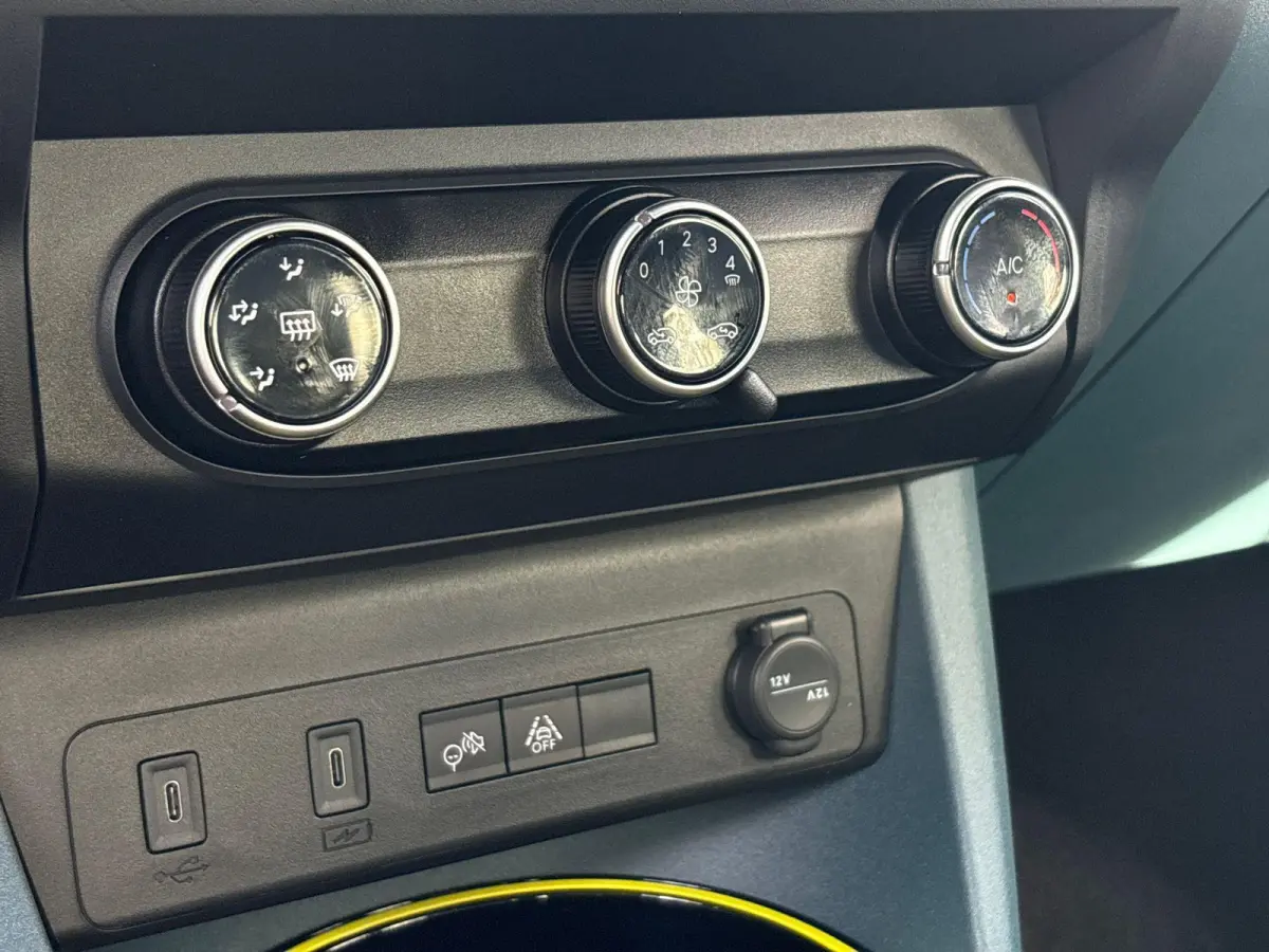 1.2 Hybrid ICON | Airco | Parkeersensoren | Apple Carplay/Android Auto | 2 + 6 jaar Speciale Garantie! |