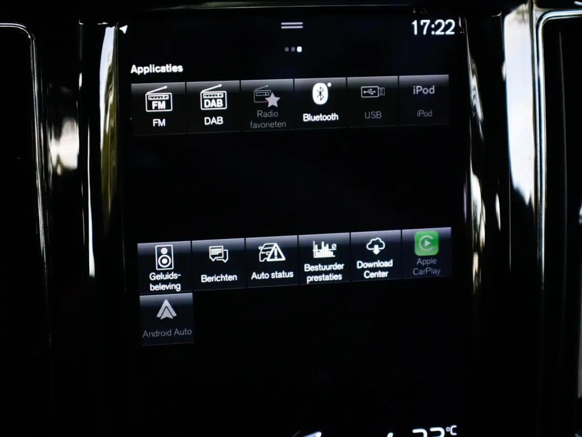 2.0 B5 Momentum Exclusive 1e-Eig. & Keurig-Onderh. BOVAG-Garantie. NL-Auto.