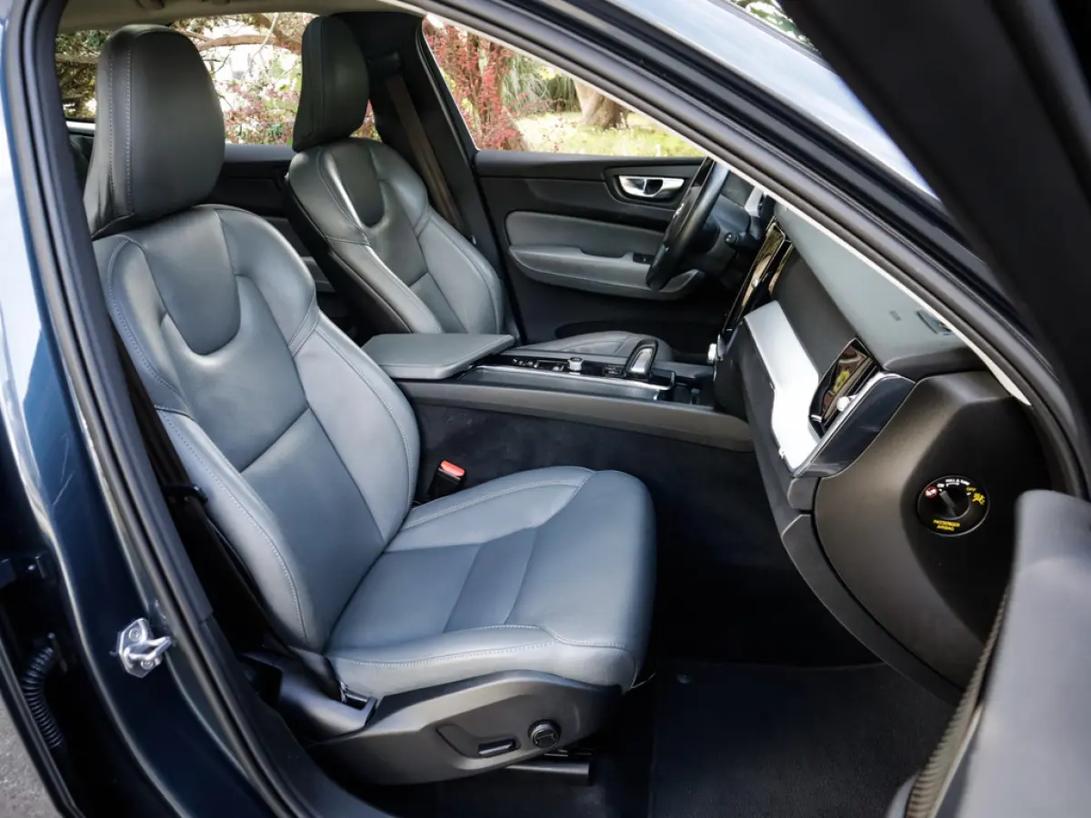2.0 B5 Momentum Exclusive 1e-Eig. & Keurig-Onderh. BOVAG-Garantie. NL-Auto.