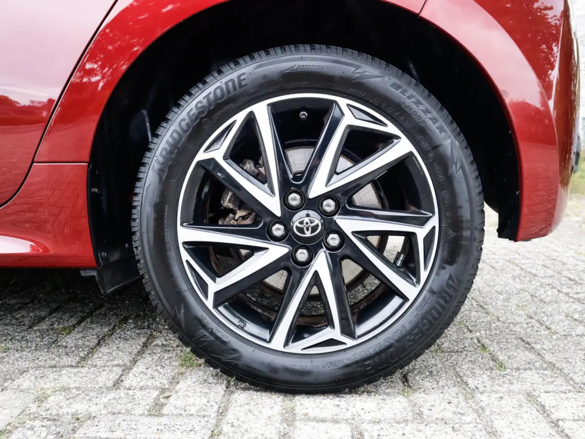 1.5 Hybrid Business Plus 1e-Eig. & Keurig-Onderh. BOVAG-Garantie. NL-Auto.