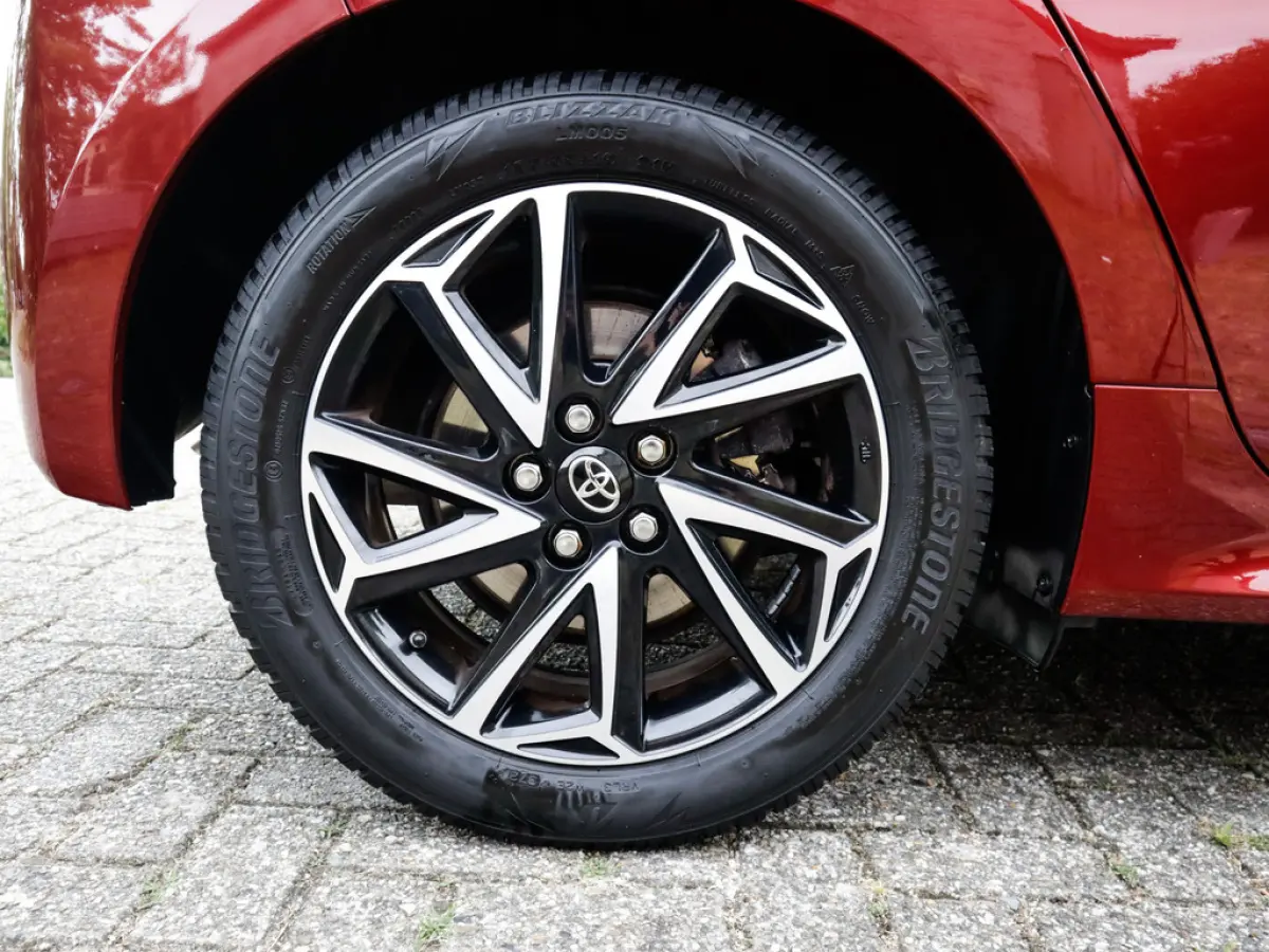 1.5 Hybrid Business Plus 1e-Eig. & Keurig-Onderh. BOVAG-Garantie. NL-Auto.