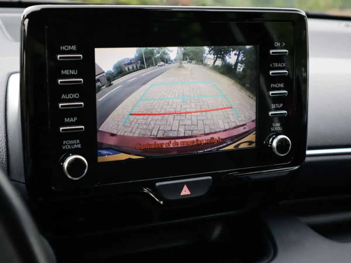 1.5 Hybrid Business Plus 1e-Eig. & Keurig-Onderh. BOVAG-Garantie. NL-Auto.
