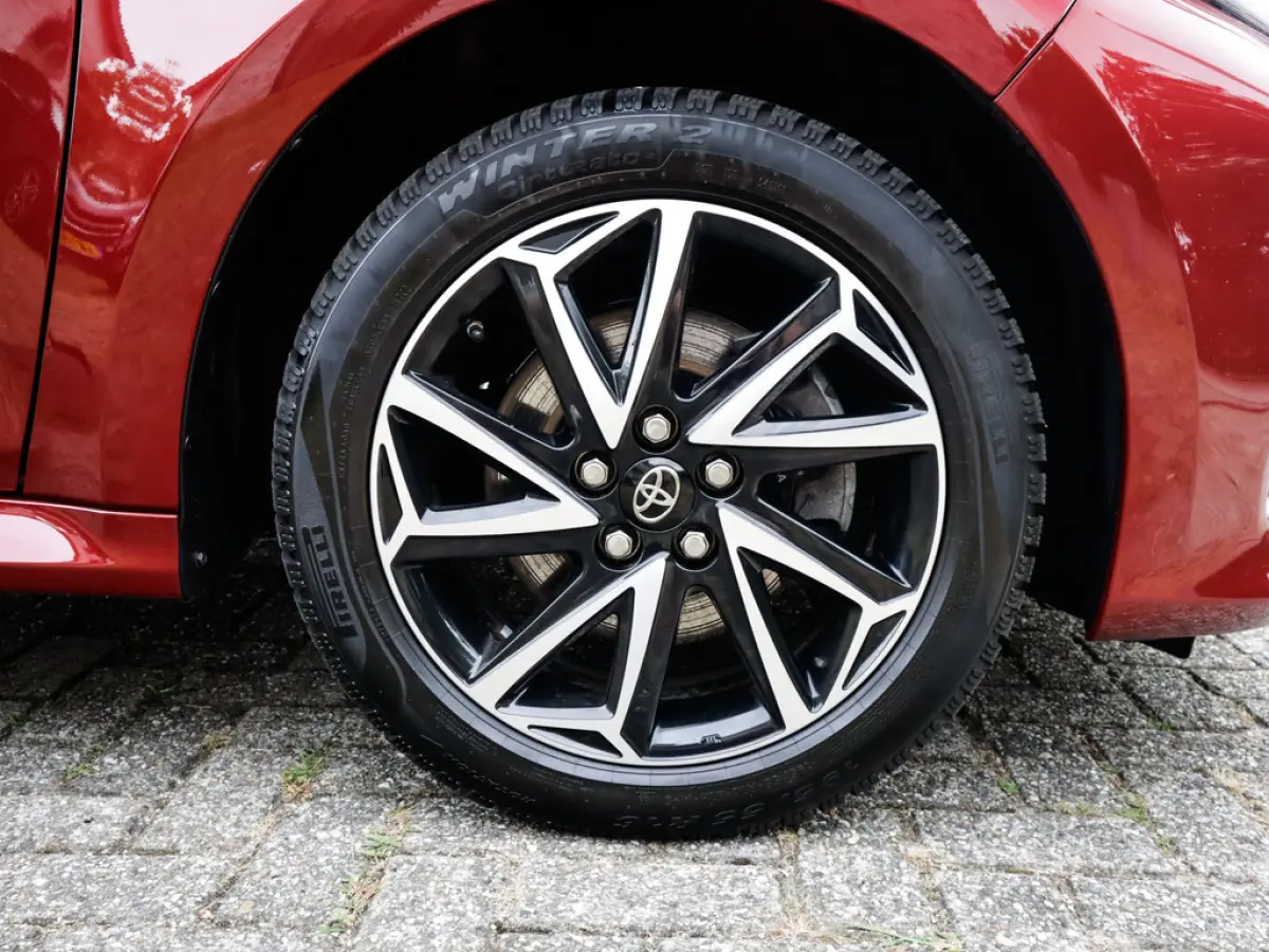 1.5 Hybrid Business Plus 1e-Eig. & Keurig-Onderh. BOVAG-Garantie. NL-Auto.