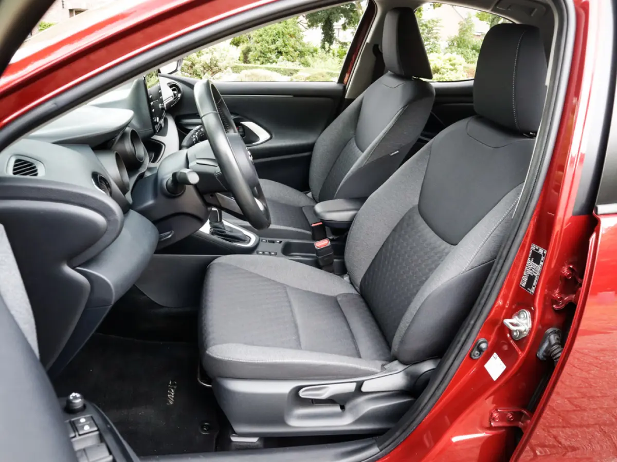 1.5 Hybrid Business Plus 1e-Eig. & Keurig-Onderh. BOVAG-Garantie. NL-Auto.