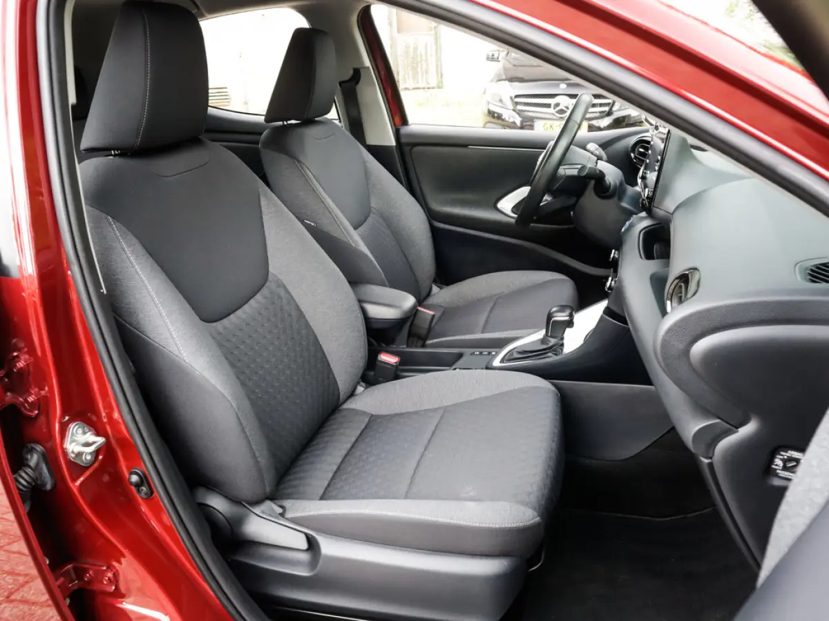 1.5 Hybrid Business Plus 1e-Eig. & Keurig-Onderh. BOVAG-Garantie. NL-Auto.