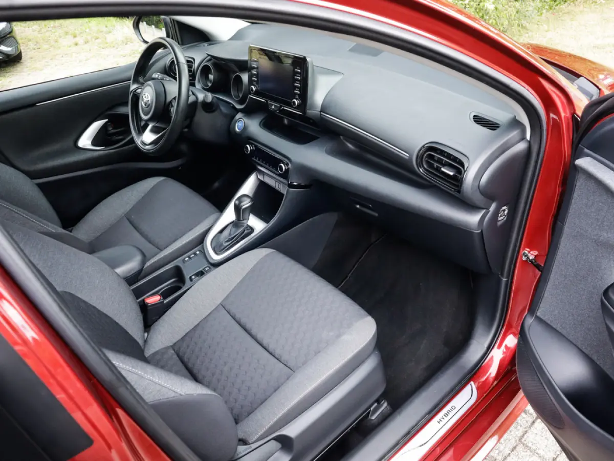 1.5 Hybrid Business Plus 1e-Eig. & Keurig-Onderh. BOVAG-Garantie. NL-Auto.