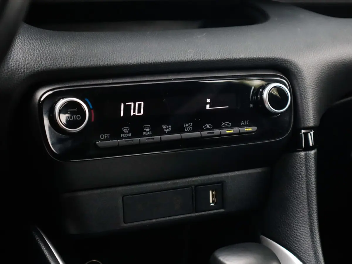 1.5 Hybrid Business Plus 1e-Eig. & Keurig-Onderh. BOVAG-Garantie. NL-Auto.