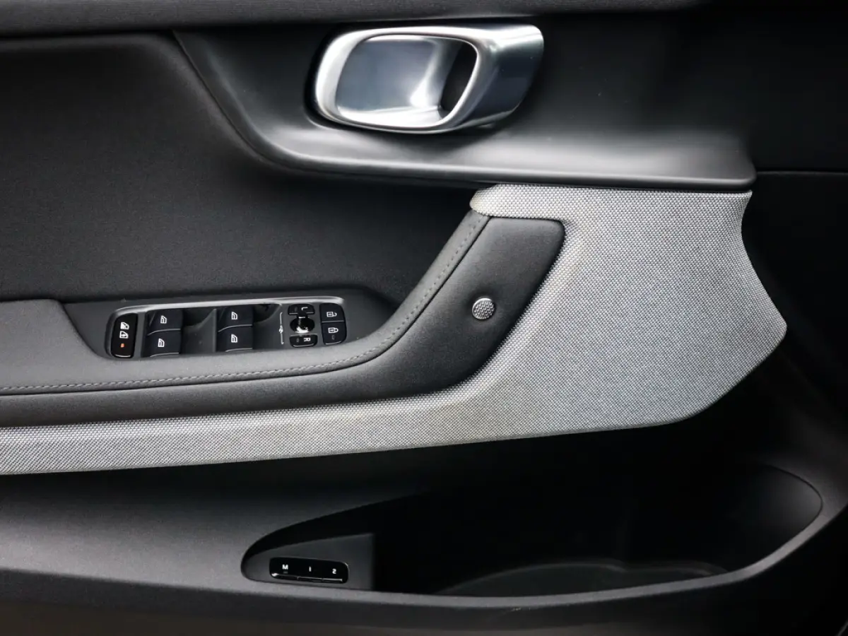 Long Range Dual Motor Launch Edition 78kWh 1e-Eig. & Keurig-Onderh. BOVAG-Garantie. NL-Auto.