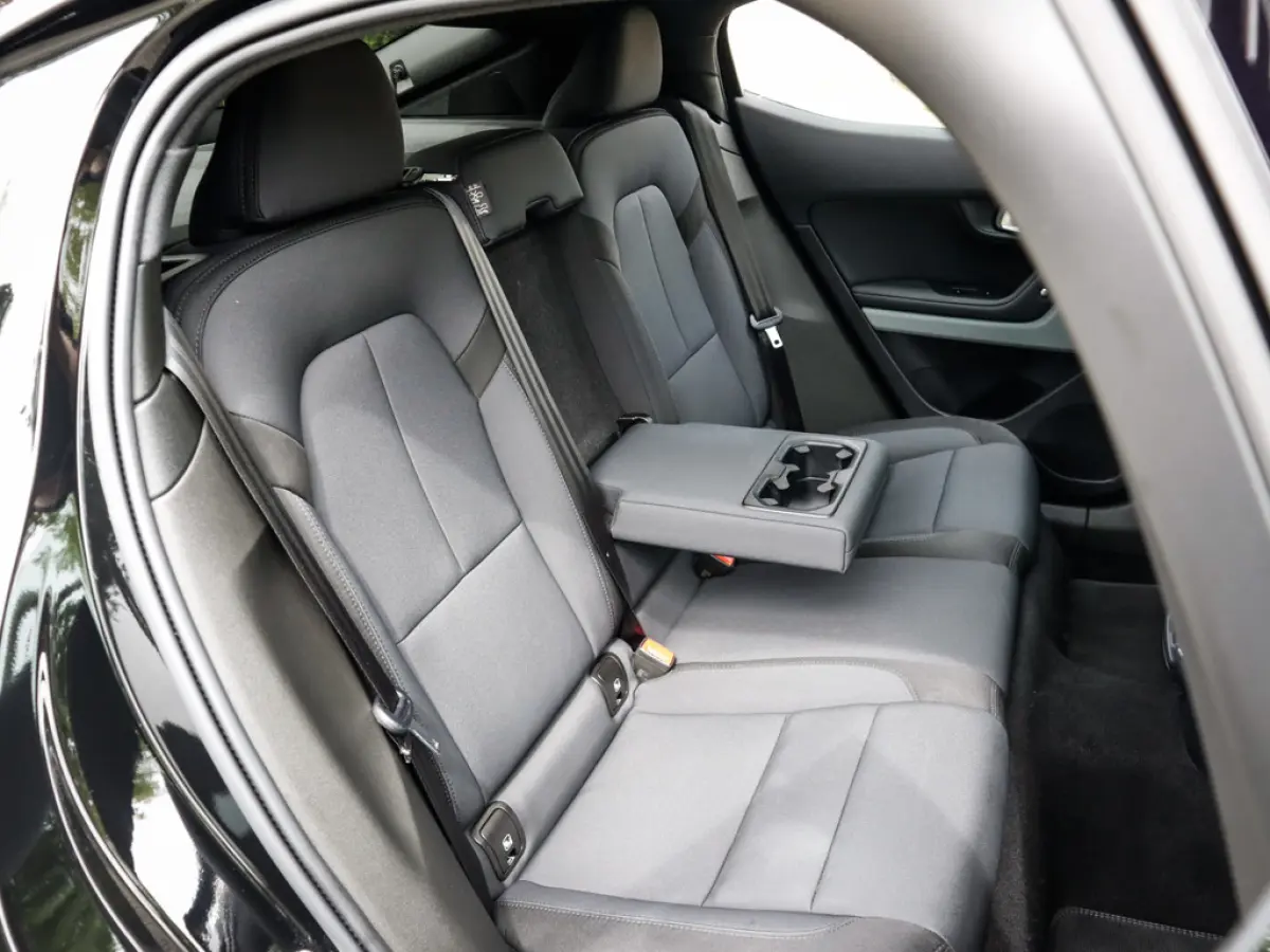 Long Range Dual Motor Launch Edition 78kWh 1e-Eig. & Keurig-Onderh. BOVAG-Garantie. NL-Auto.