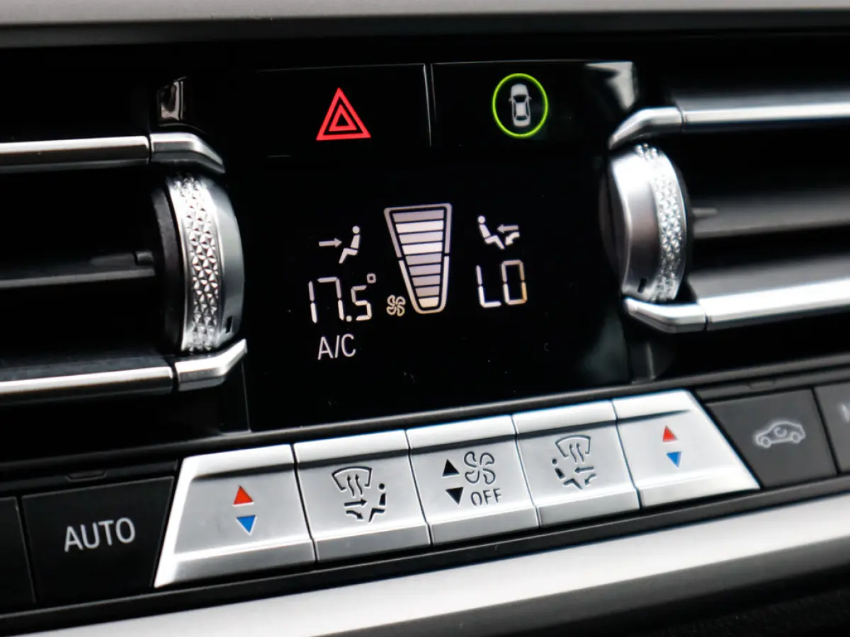 320i Business Edition 1e-Eig. & Dealer-Onderh. BOVAG-Garantie. NL-Auto.