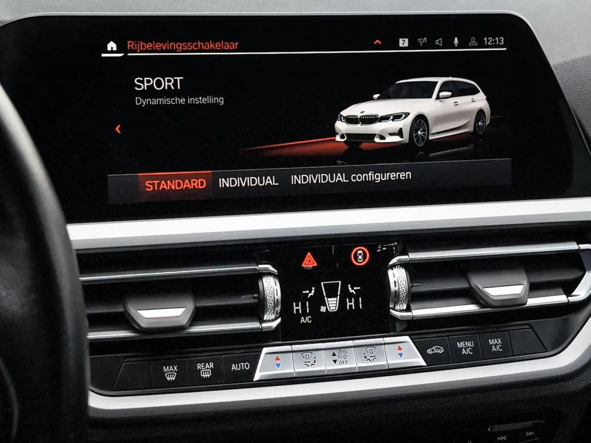 320i Business Edition 1e-Eig. & Dealer-Onderh. BOVAG-Garantie. NL-Auto.