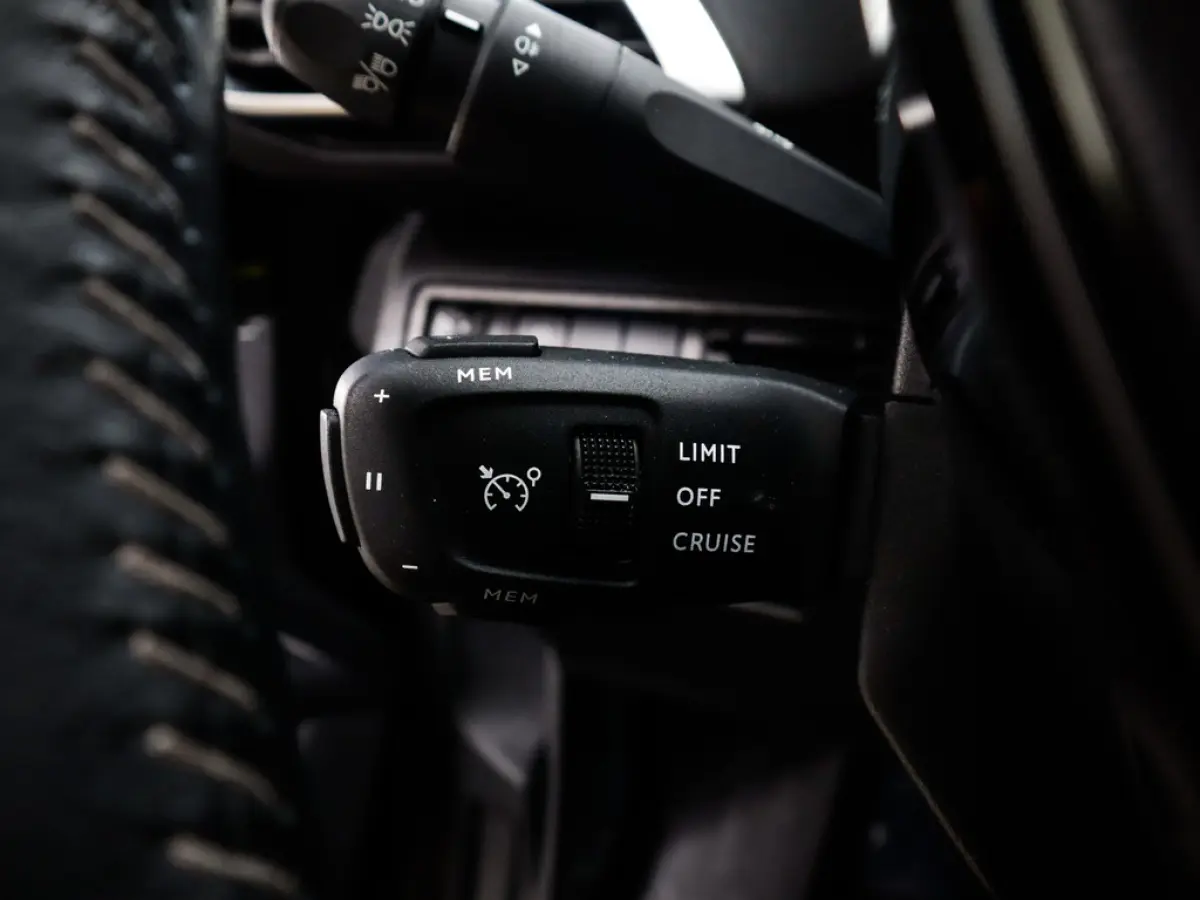 1.2 PureTech Blue Lease Active 1e-Eig. & Keurig-Onderh. BOVAG-Garantie. NL-Auto.