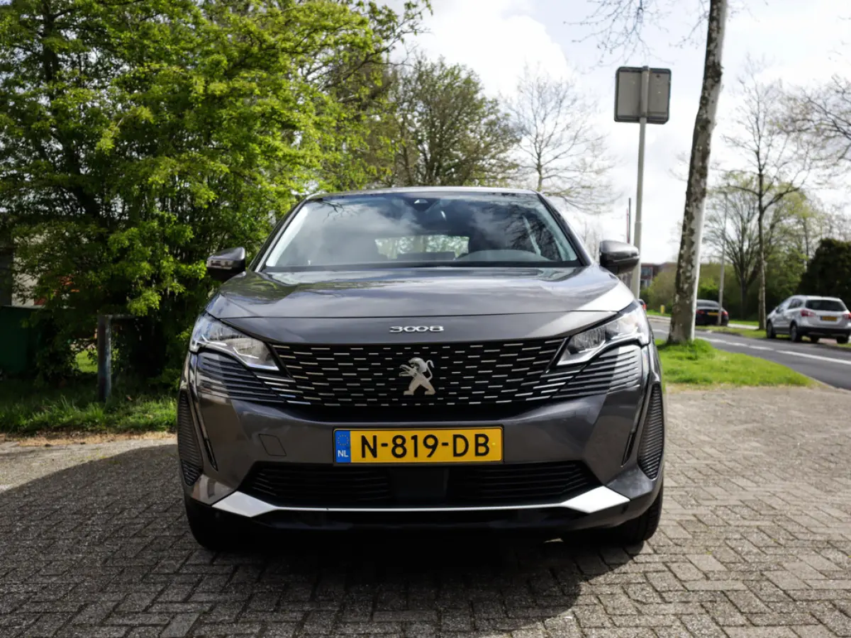 1.2 PureTech Blue Lease Active 1e-Eig. & Keurig-Onderh. BOVAG-Garantie. NL-Auto.
