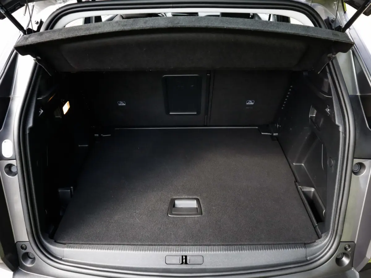 1.2 PureTech Blue Lease Active 1e-Eig. & Keurig-Onderh. BOVAG-Garantie. NL-Auto.