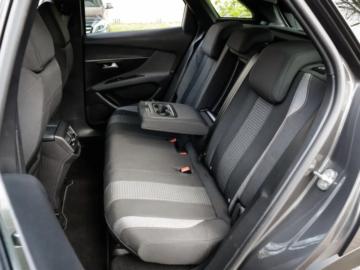 1.2 PureTech Blue Lease Active 1e-Eig. & Keurig-Onderh. BOVAG-Garantie. NL-Auto.