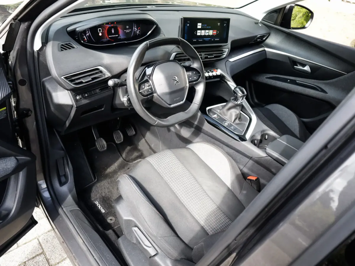 1.2 PureTech Blue Lease Active 1e-Eig. & Keurig-Onderh. BOVAG-Garantie. NL-Auto.