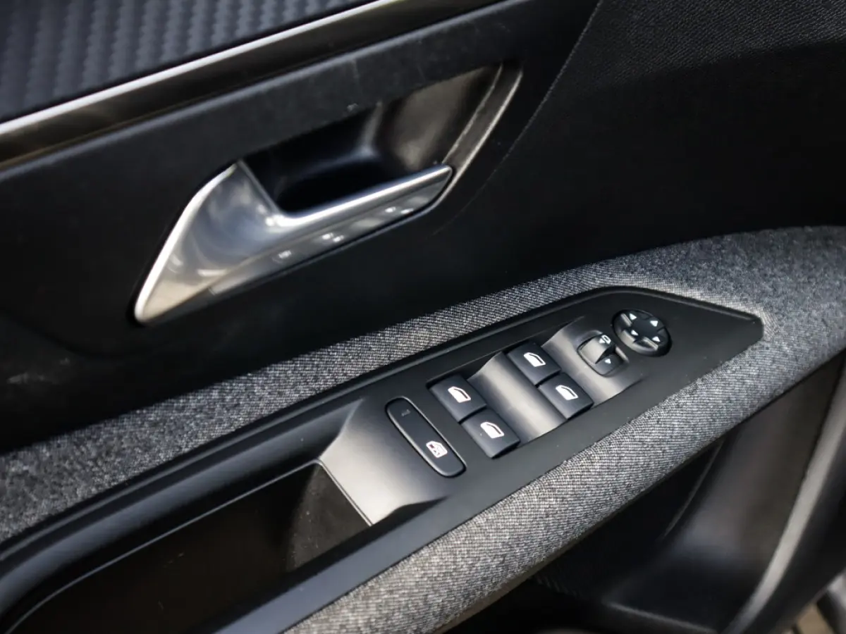1.2 PureTech Blue Lease Active 1e-Eig. & Keurig-Onderh. BOVAG-Garantie. NL-Auto.