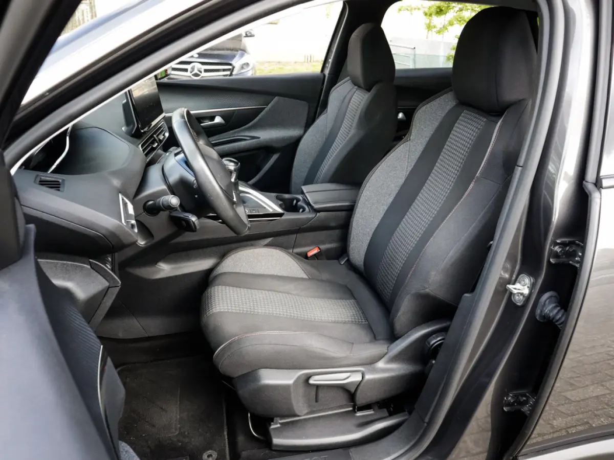 1.2 PureTech Blue Lease Active 1e-Eig. & Keurig-Onderh. BOVAG-Garantie. NL-Auto.