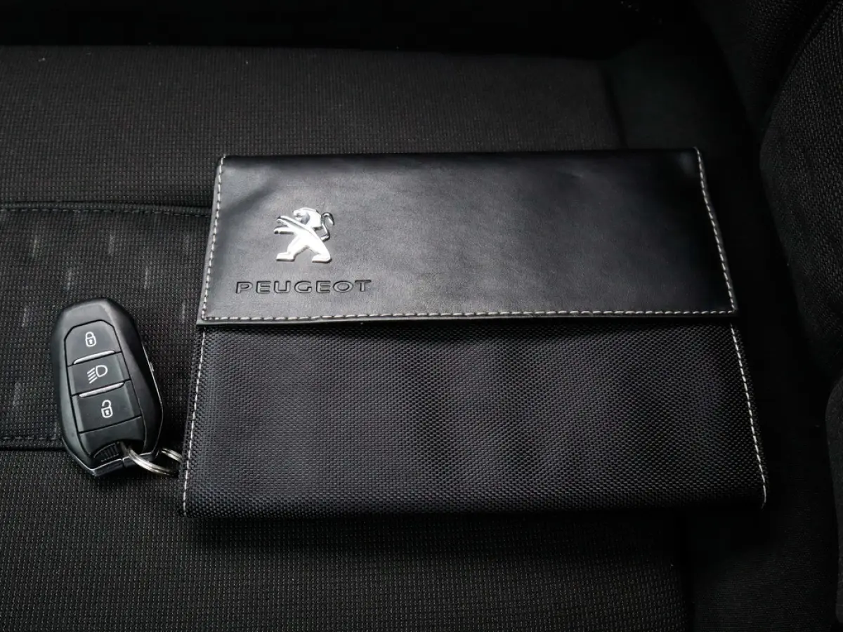 1.2 PureTech Active Pack Business 1e-Eig. & Dealer-Onderh. BOVAG-Garantie. NL-Auto.