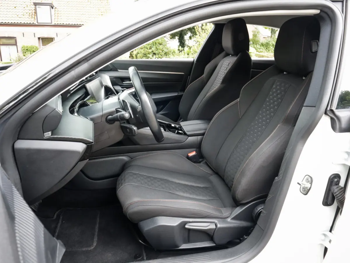 1.2 PureTech Active Pack Business 1e-Eig. & Dealer-Onderh. BOVAG-Garantie. NL-Auto.