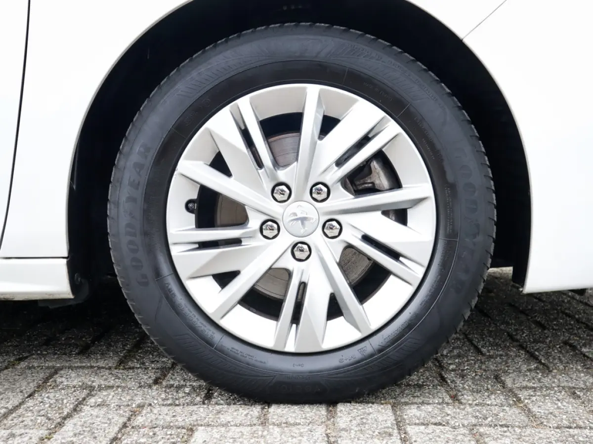 1.2 PureTech Active Pack Business 1e-Eig. & Dealer-Onderh. BOVAG-Garantie. NL-Auto.