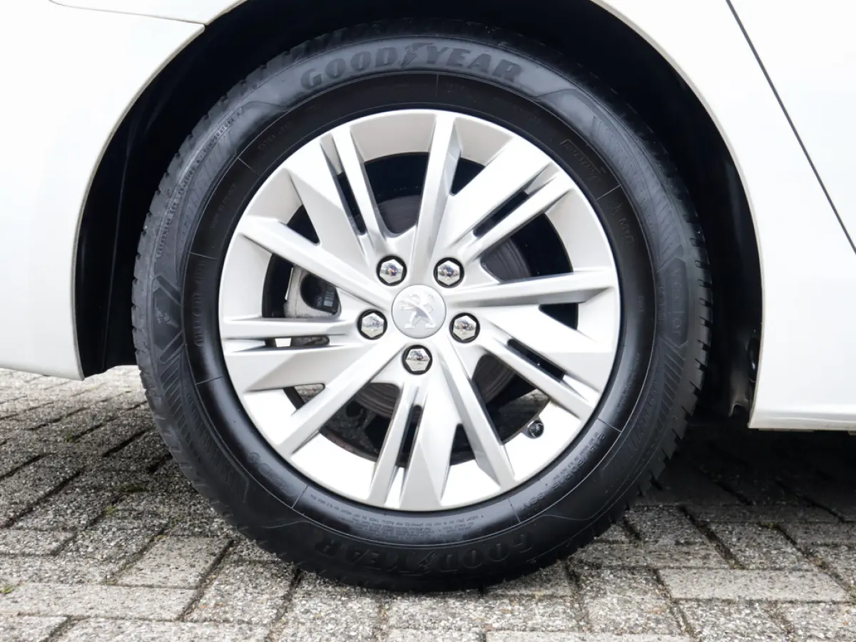 1.2 PureTech Active Pack Business 1e-Eig. & Dealer-Onderh. BOVAG-Garantie. NL-Auto.