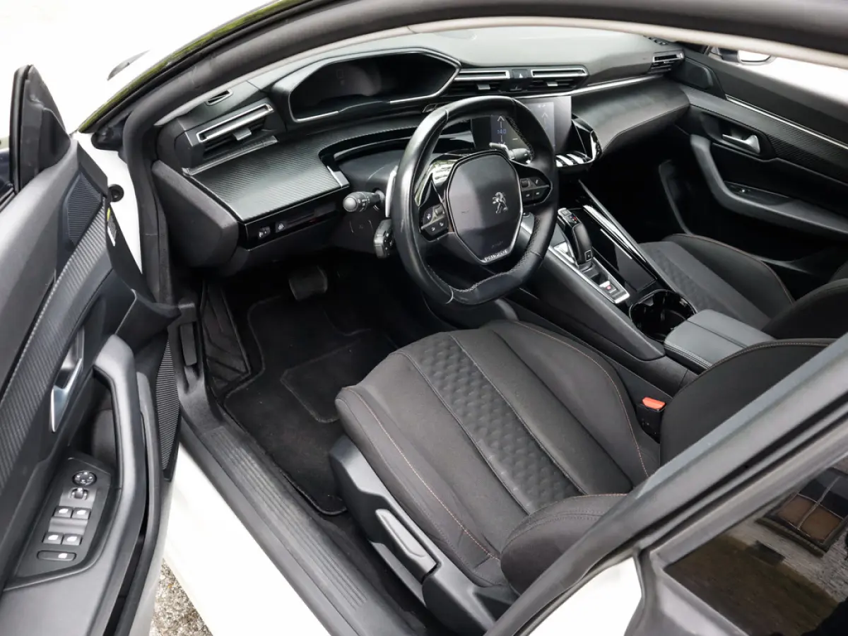 1.2 PureTech Active Pack Business 1e-Eig. & Dealer-Onderh. BOVAG-Garantie. NL-Auto.