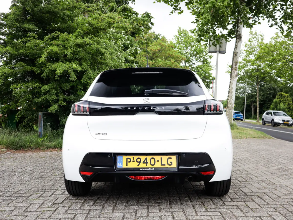 1.2 PureTech 100 Allure 1e-Eig. & Dealer-Onderh. BOVAG-Garantie. NL-Auto.