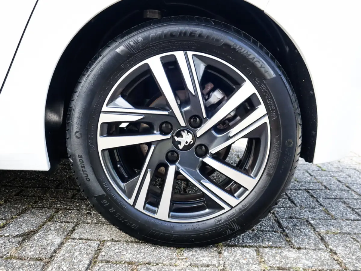 1.2 PureTech 100 Allure 1e-Eig. & Dealer-Onderh. BOVAG-Garantie. NL-Auto.
