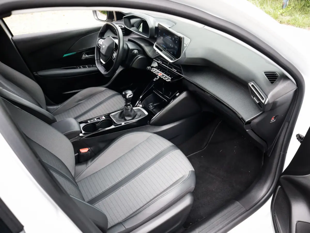 1.2 PureTech 100 Allure 1e-Eig. & Dealer-Onderh. BOVAG-Garantie. NL-Auto.
