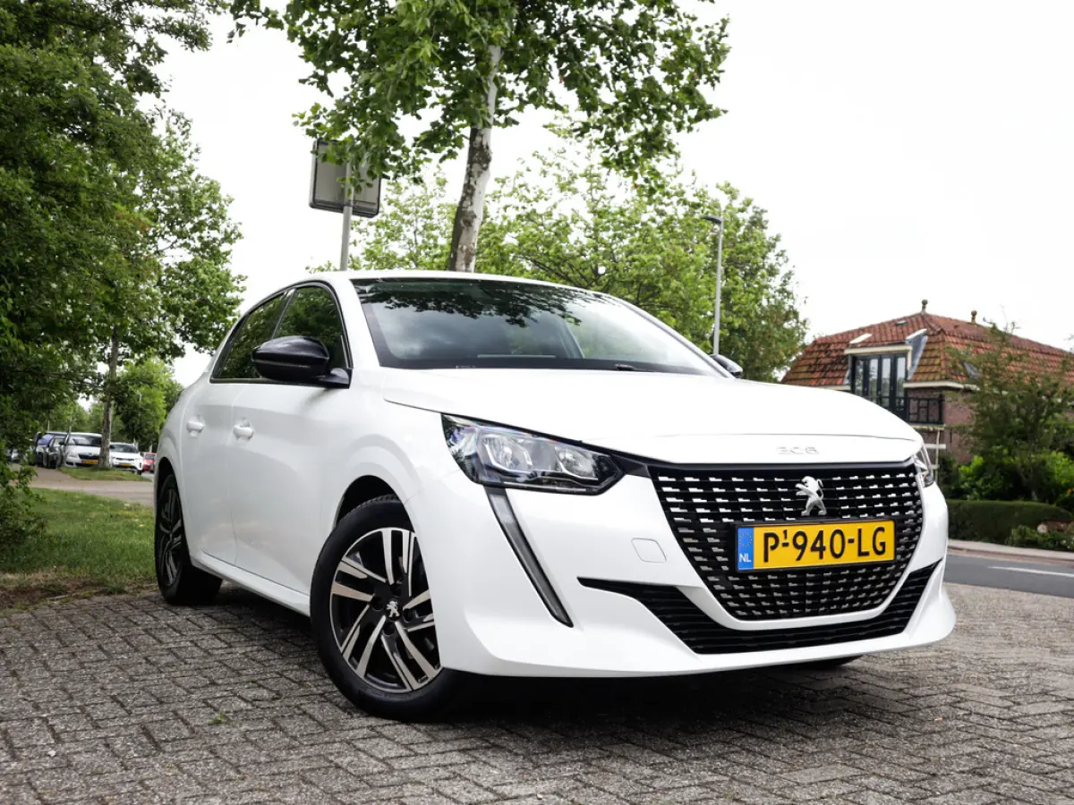 1.2 PureTech 100 Allure 1e-Eig. & Dealer-Onderh. BOVAG-Garantie. NL-Auto.
