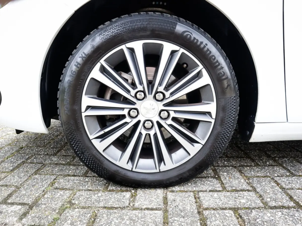1.2 PureTech Blue Lease Allure 1e-Eig. & Dealer-Onderh. BOVAG-Garantie. NL-Auto.