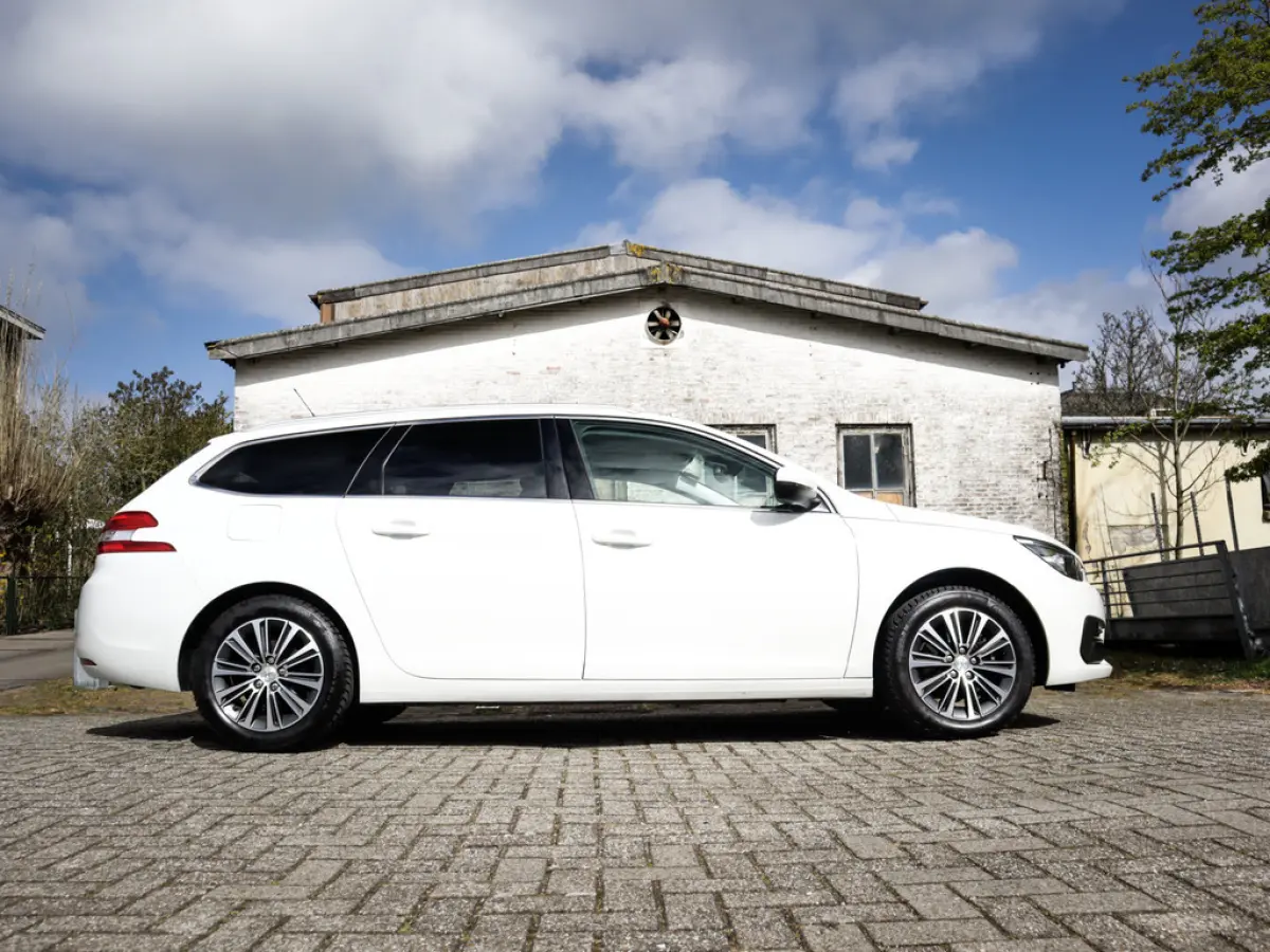 1.2 PureTech Blue Lease Allure 1e-Eig. & Dealer-Onderh. BOVAG-Garantie. NL-Auto.