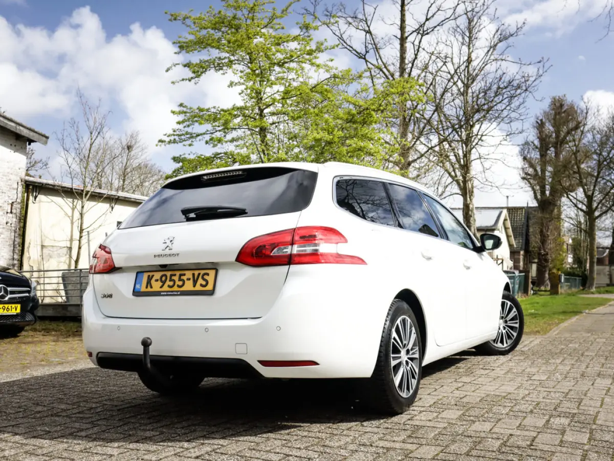 1.2 PureTech Blue Lease Allure 1e-Eig. & Dealer-Onderh. BOVAG-Garantie. NL-Auto.