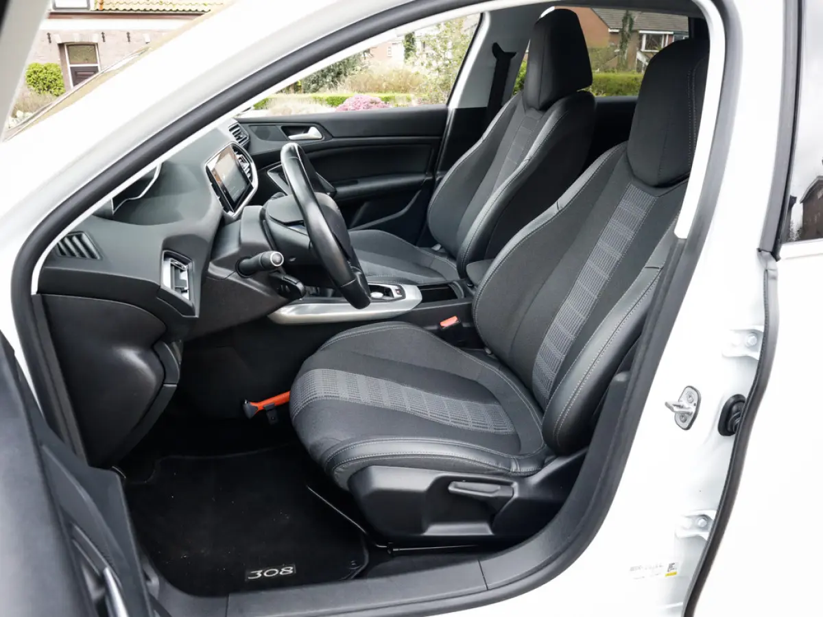 1.2 PureTech Blue Lease Allure 1e-Eig. & Dealer-Onderh. BOVAG-Garantie. NL-Auto.