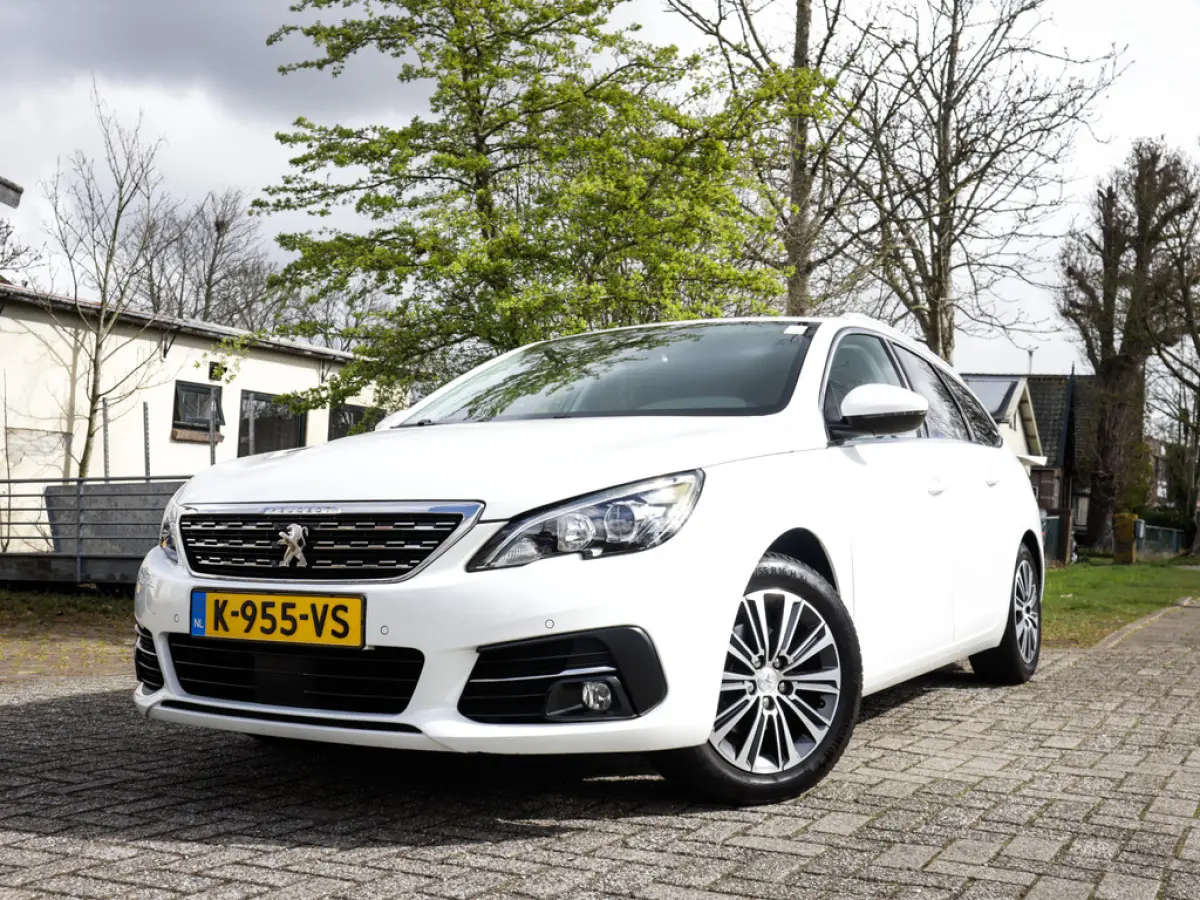 1.2 PureTech Blue Lease Allure 1e-Eig. & Dealer-Onderh. BOVAG-Garantie. NL-Auto.