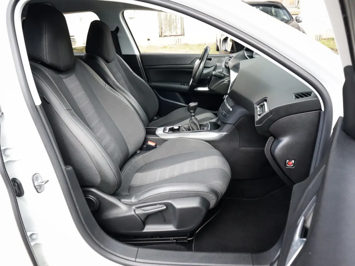 1.2 PureTech Blue Lease Allure 1e-Eig. & Dealer-Onderh. BOVAG-Garantie. NL-Auto.