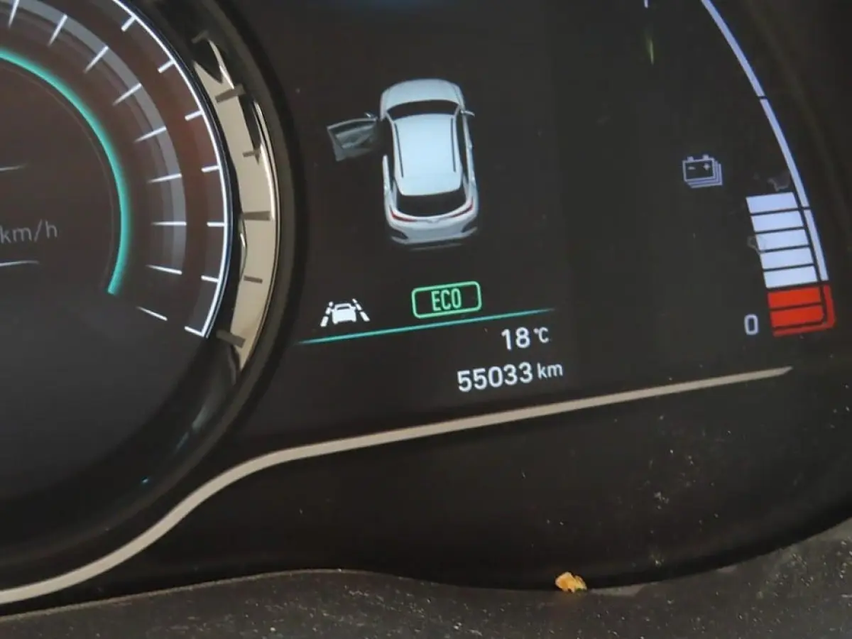 EV Comfort 64 kWh | Achteruitrijcamera | Airco (automatisch) | Apple Carplay/Android Auto|telefoonintegratie premium