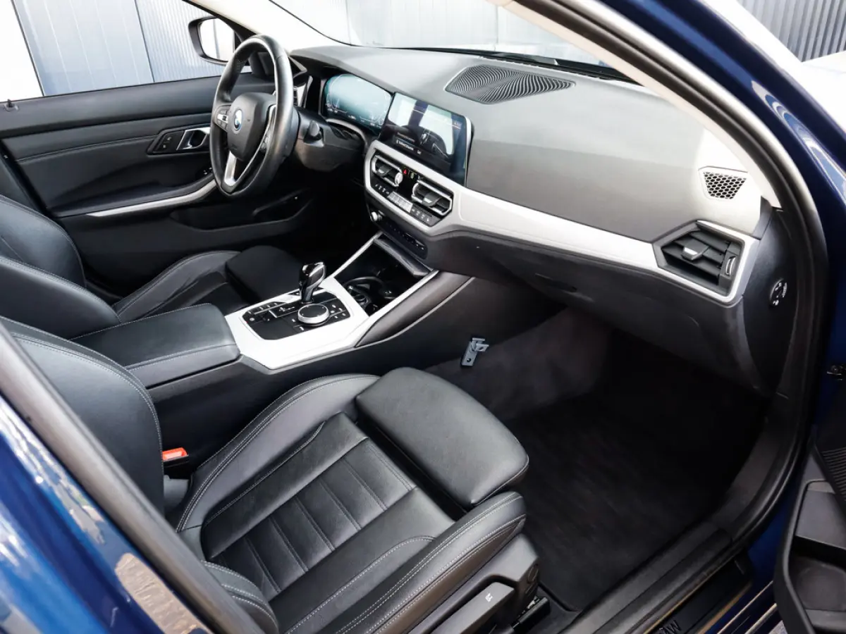 320e Business Edition Plus 1e-Eig. & Keurig-Onderh. BOVAG-Garantie. NL-Auto.