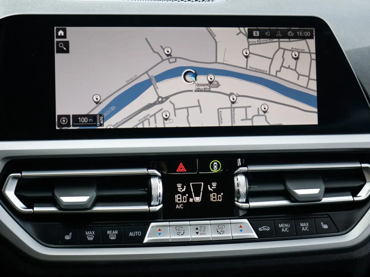 320e Business Edition Plus 1e-Eig. & Keurig-Onderh. BOVAG-Garantie. NL-Auto.